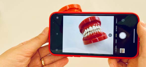Smartphones in the Dental Clinic: Advantages and Techniques for Professional Photography