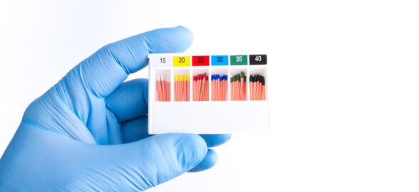 La guida definitiva alla guttaperca dentale: a cosa serve in endodonzia