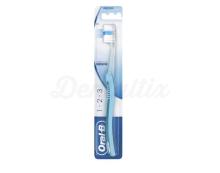 Oral-B Indicator: Medium Toothbrush