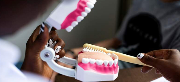 Tutto quello che devi sapere sullo sbiancamento dei denti in un solo posto!